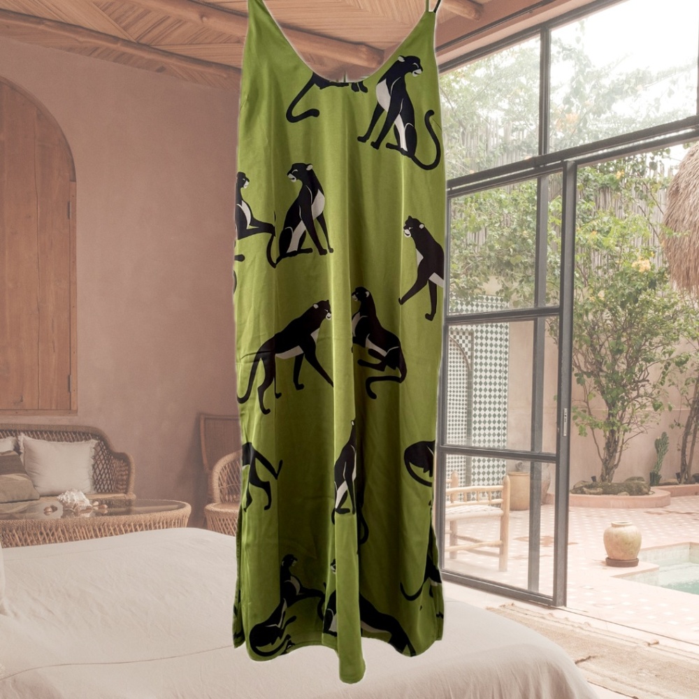 NWT Green Cheetah Nightgown Auden